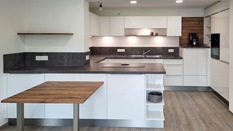 Weiss-glanz-Beton-Apl-1
